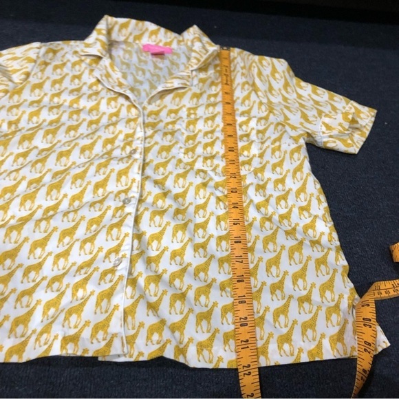 Isaac Mizrahi Yellow & White Giraffe Short Sleeve & Shorts Pajama Set Size Small - Picture 7 of 16